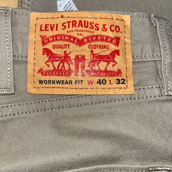 Mens Levis tan Workwear Fit Stretch Jeans 40x32 - Picture 2 of 3